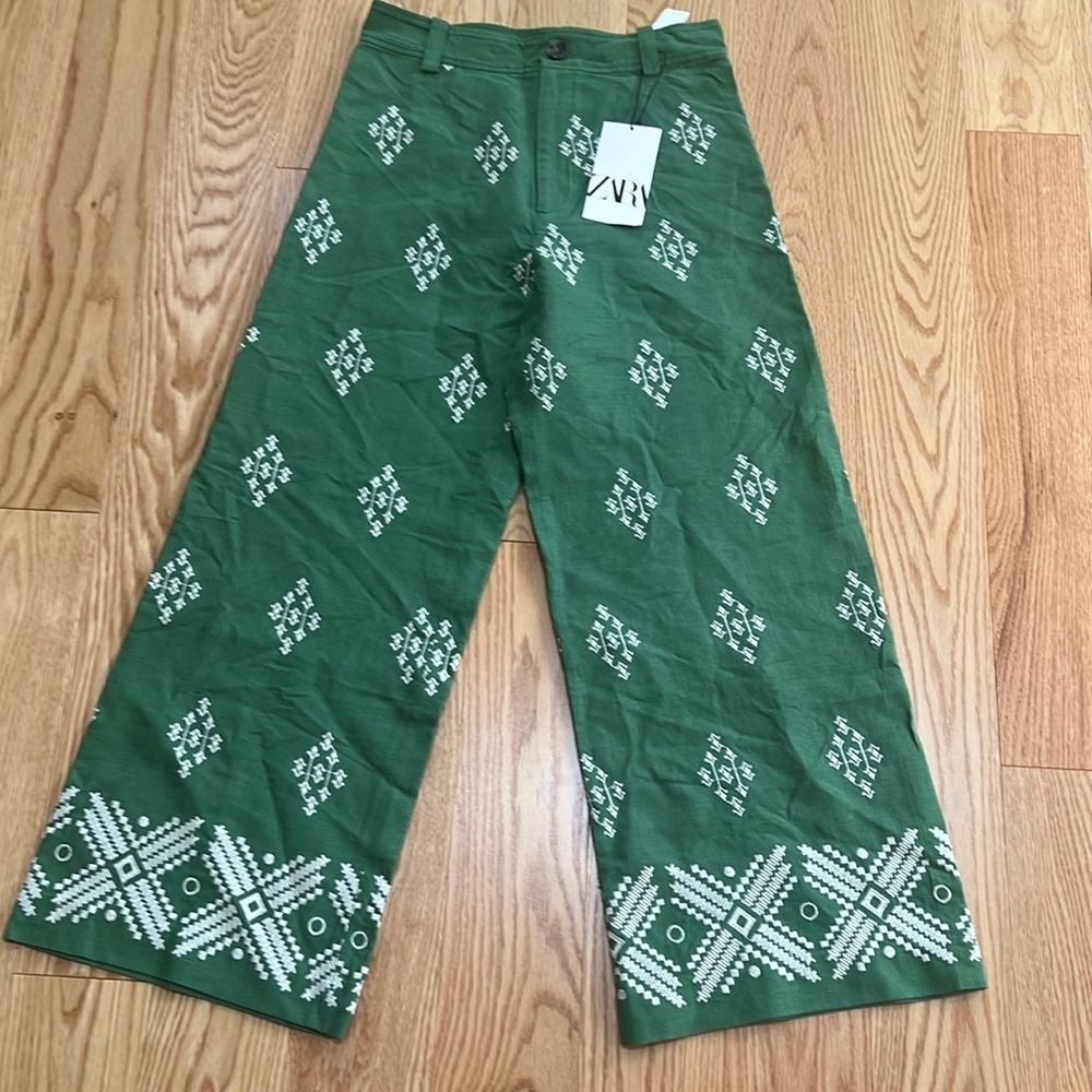 New! Zara green XS embroidered wide leg crop pants.